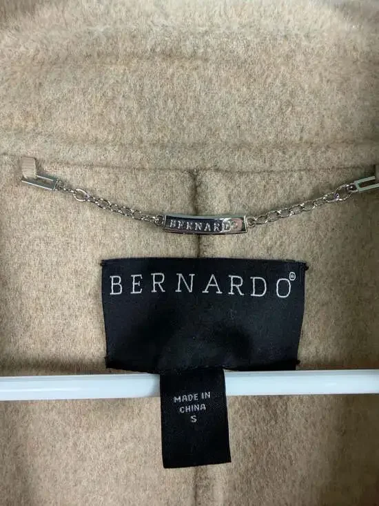 Bernardo Women's Handmade Wool Blend Cropped Jacket with Oversized Lapel - Picture 3 of 6